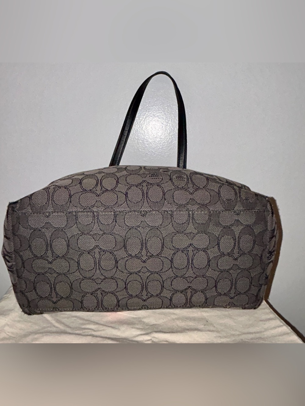Coach Authentic Taylor Tote in Signature Jacquard with Fashion Heart Patch. - Picture 9 of 16